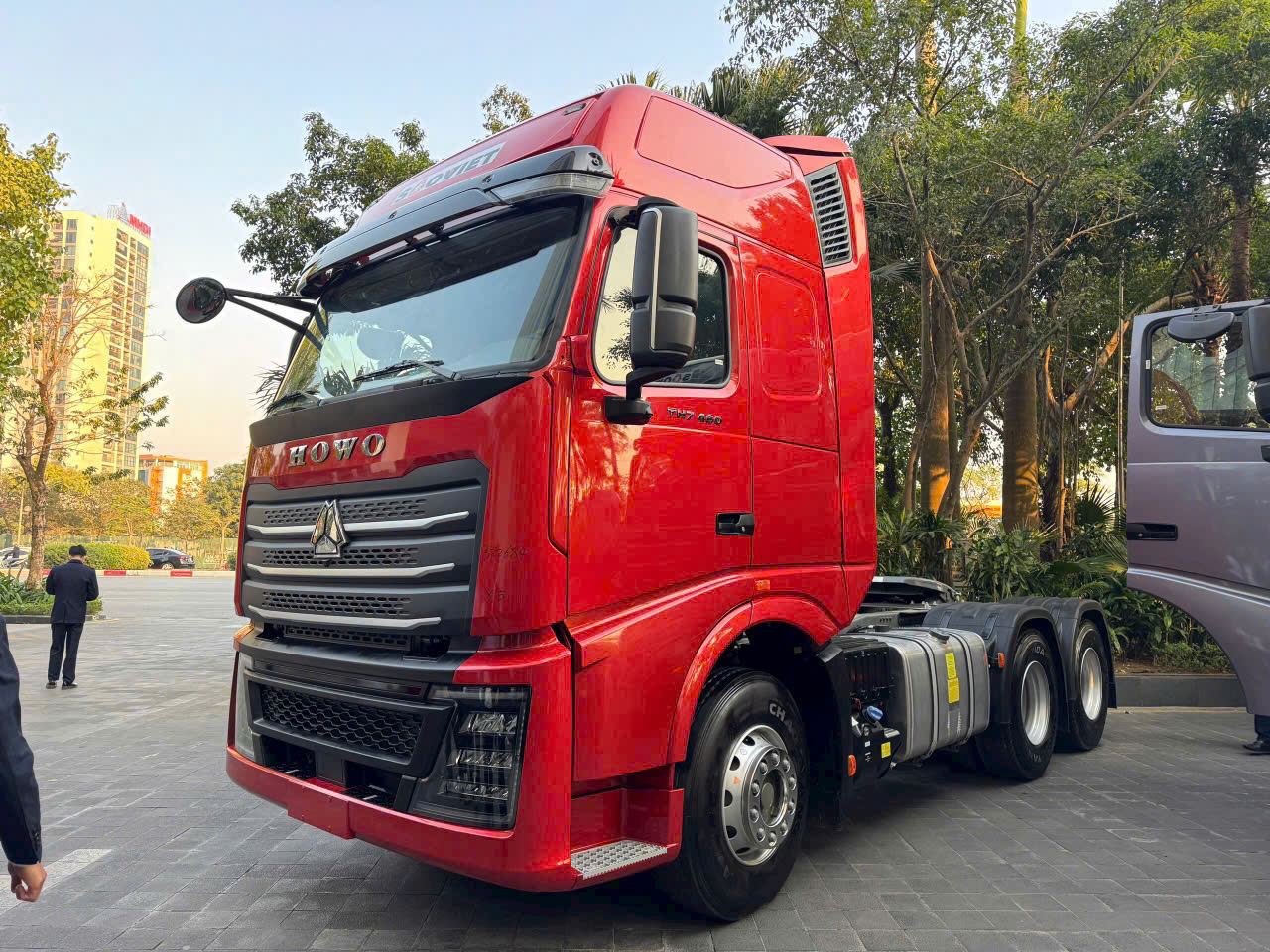 xe-dau-keo-howo-th7-n-luxury-460-hp Xe Đầu Kéo Howo TH7-460hp (New 2025)