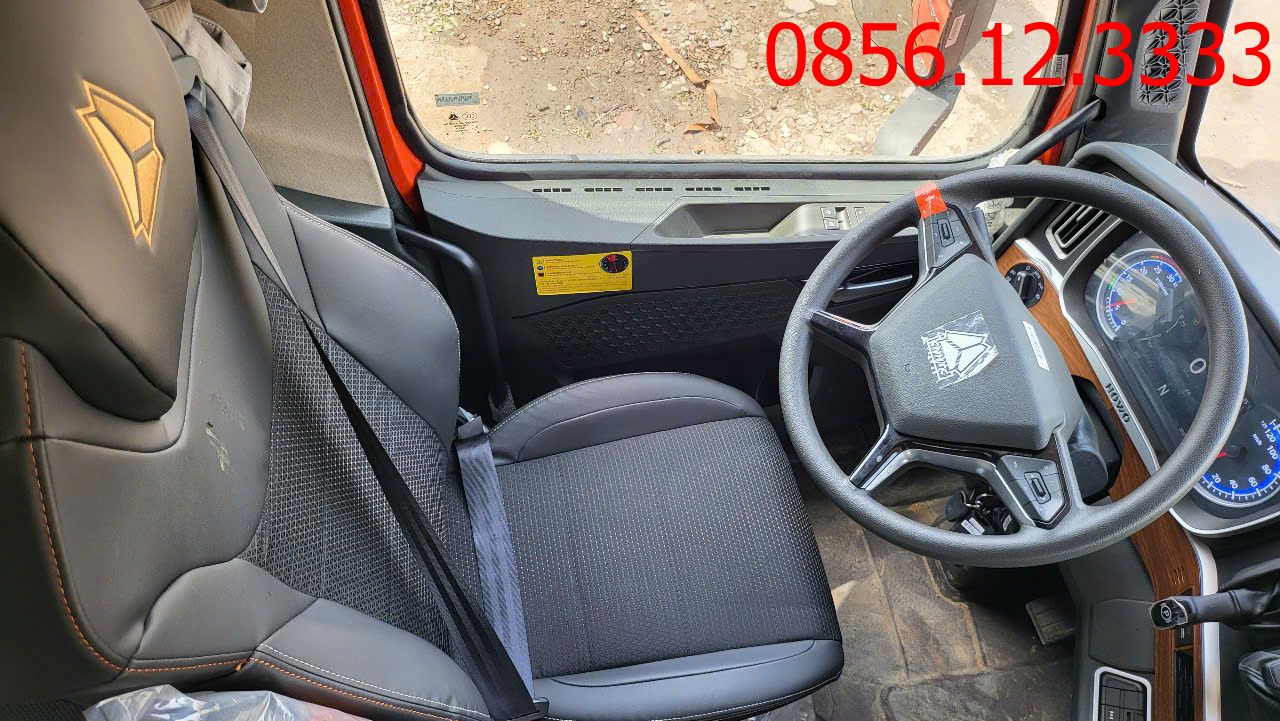 Nội thất đầu kéo howo th7-n đẳng cấp, tiện nghi Nội thất đầu kéo howo th7-n đẳng cấp, tiện nghi