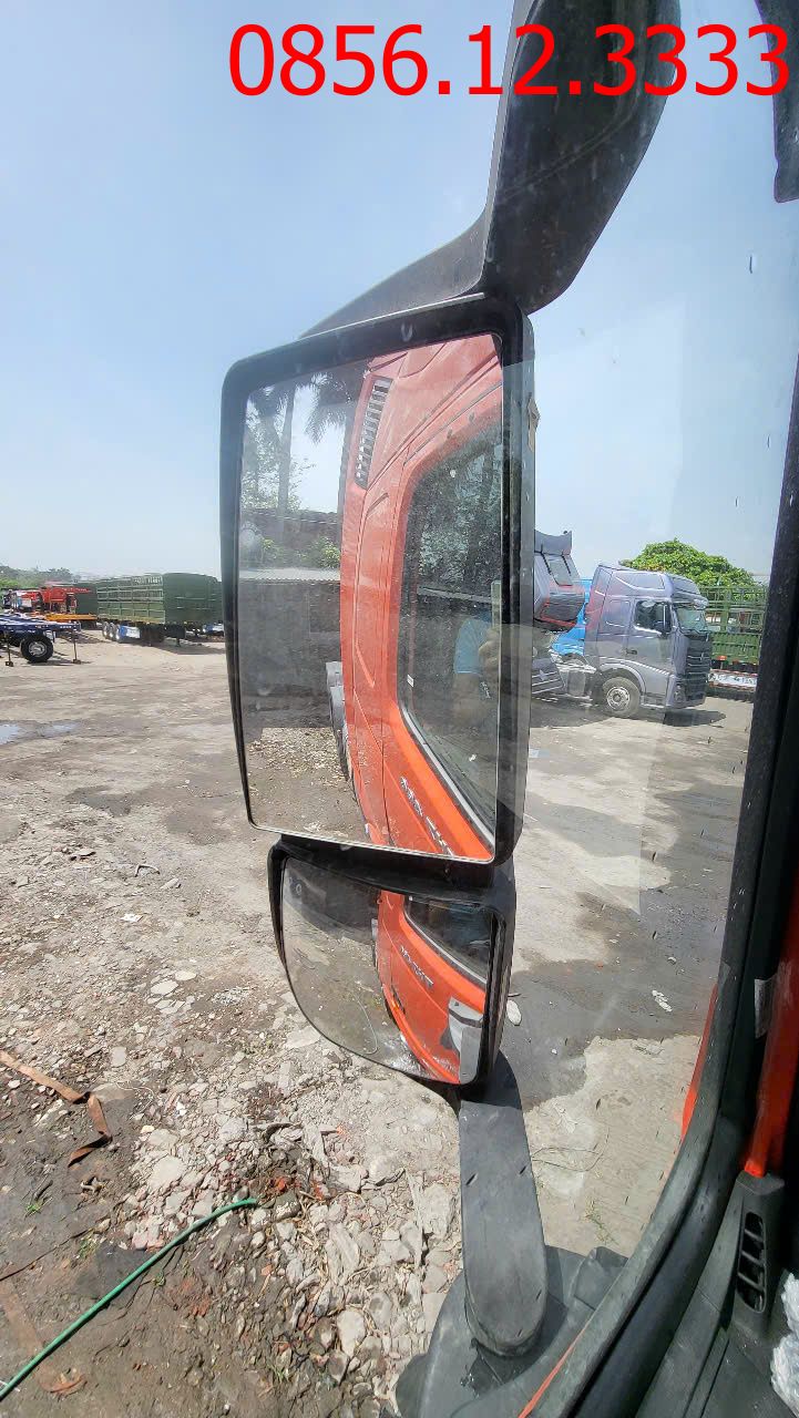 Gương chiếu hậu trên xe đầu kéo Howo TH7-N Gương chiếu hậu trên xe đầu kéo Howo TH7-N